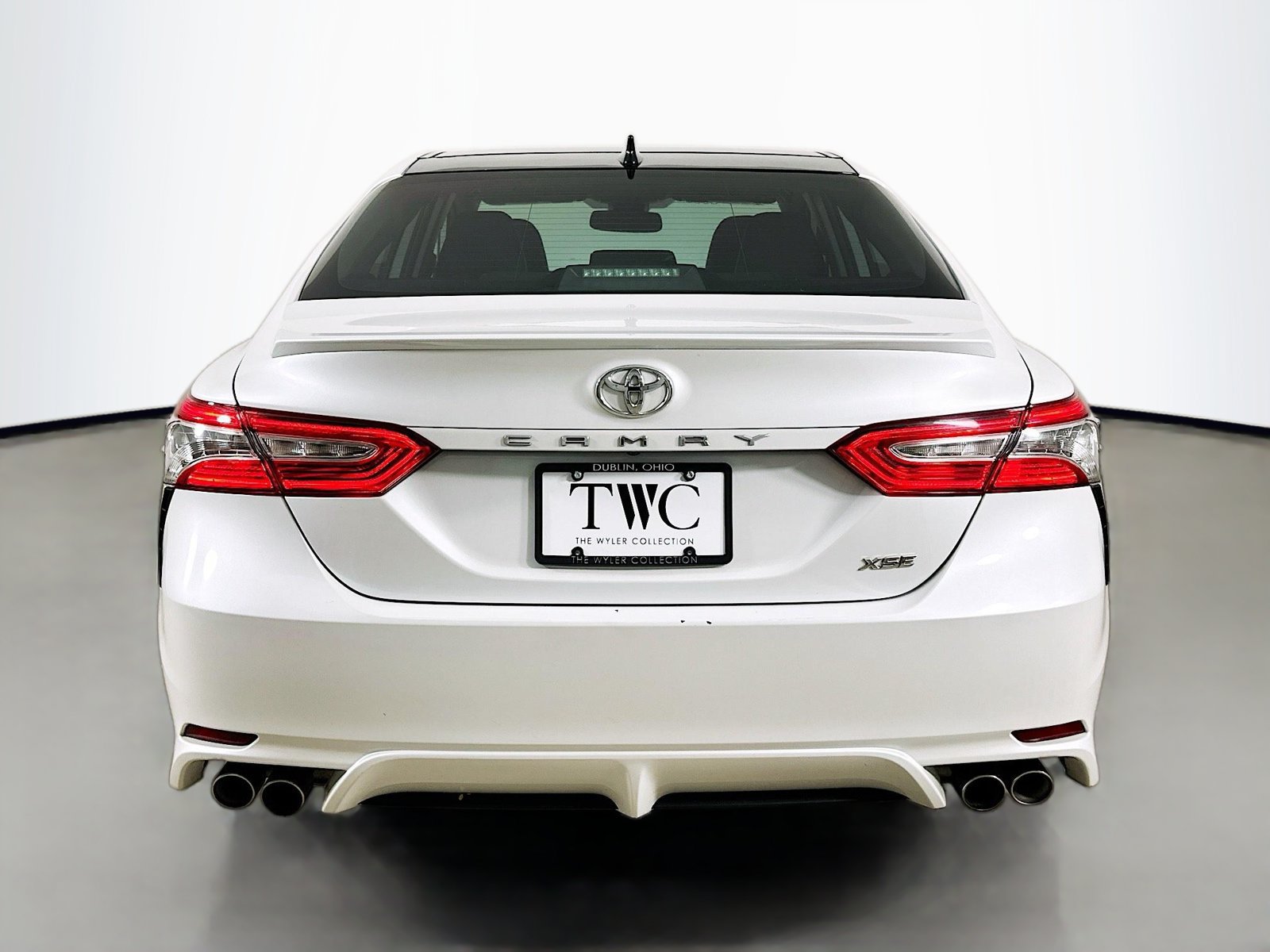 Used 2020 Toyota Camry XSE FWD image 6