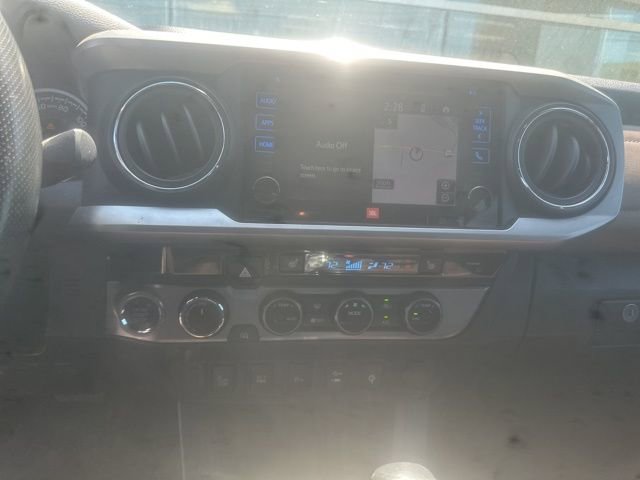 Used 2017 Toyota Tacoma Limited w/ Tow Package image 11