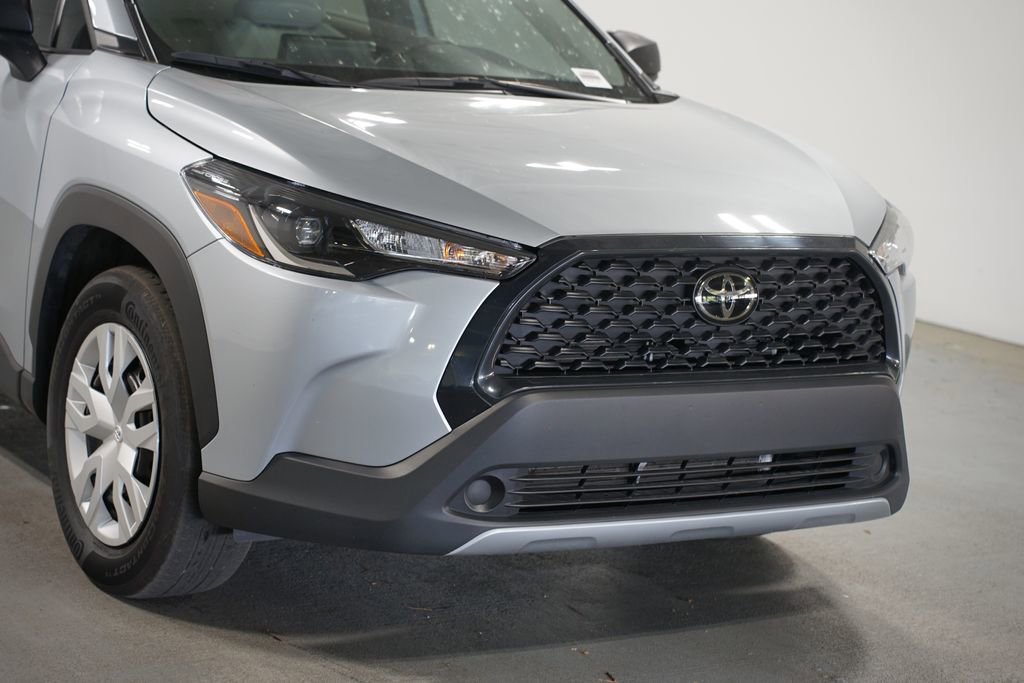 Used 2025 Toyota Corolla Cross L FWD image 4