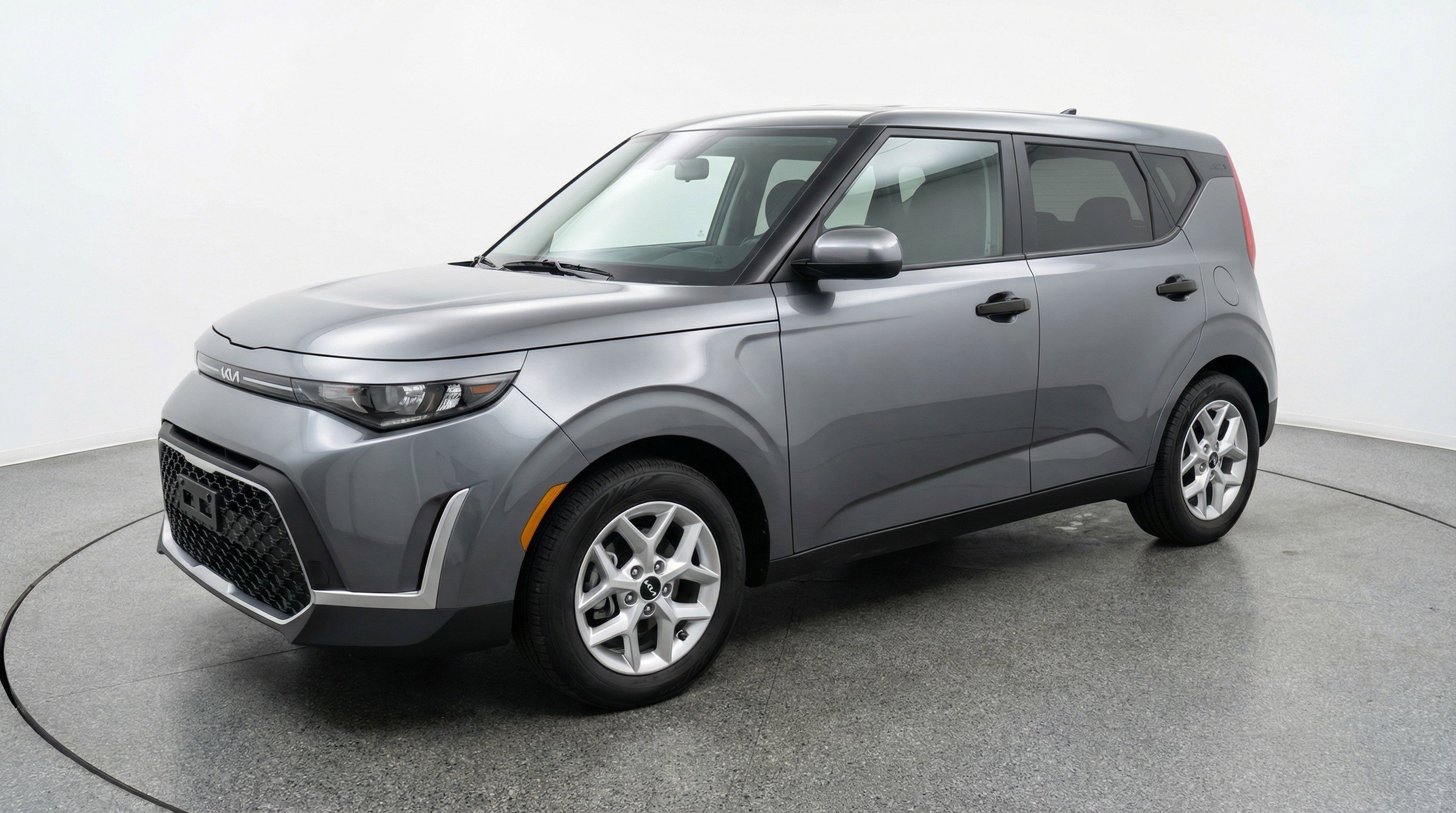 Used 2025 Kia Soul LX w/ LX Technology Package image 3