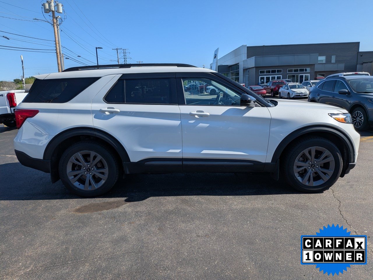 Certified 2023 Ford Explorer XLT w/ Equipment Group 202A AWD/4WD image 3