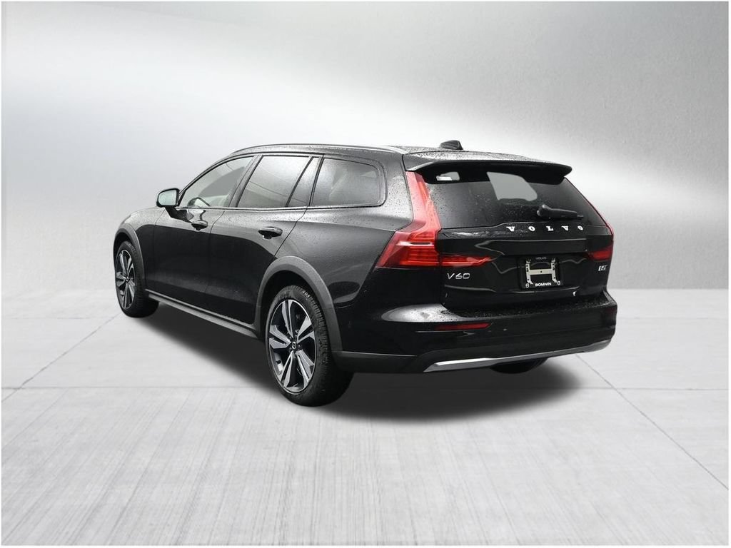 New 2026 Volvo V60 B5 Cross Country Plus AWD/4WD image 3