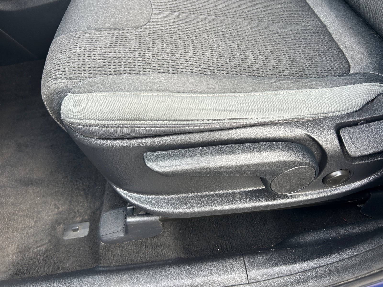 Used 2019 Hyundai Santa Fe SE FWD image 14