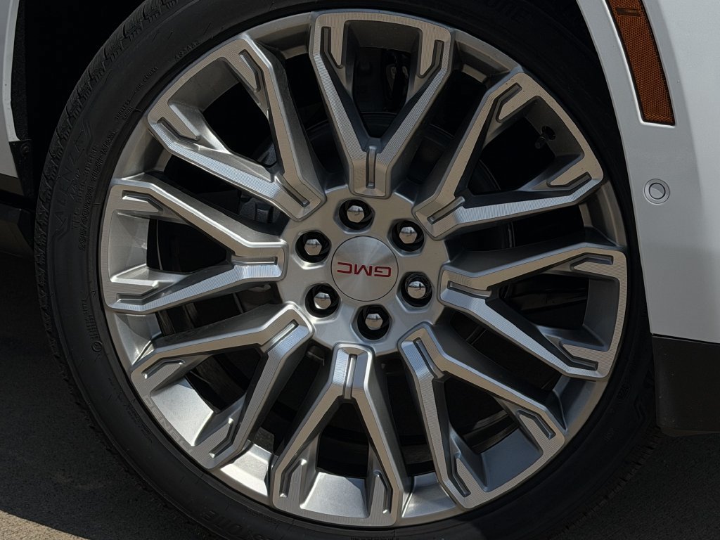 New 2027 GMC Yukon Denali w/ Denali Reserve Package AWD/4WD image 9