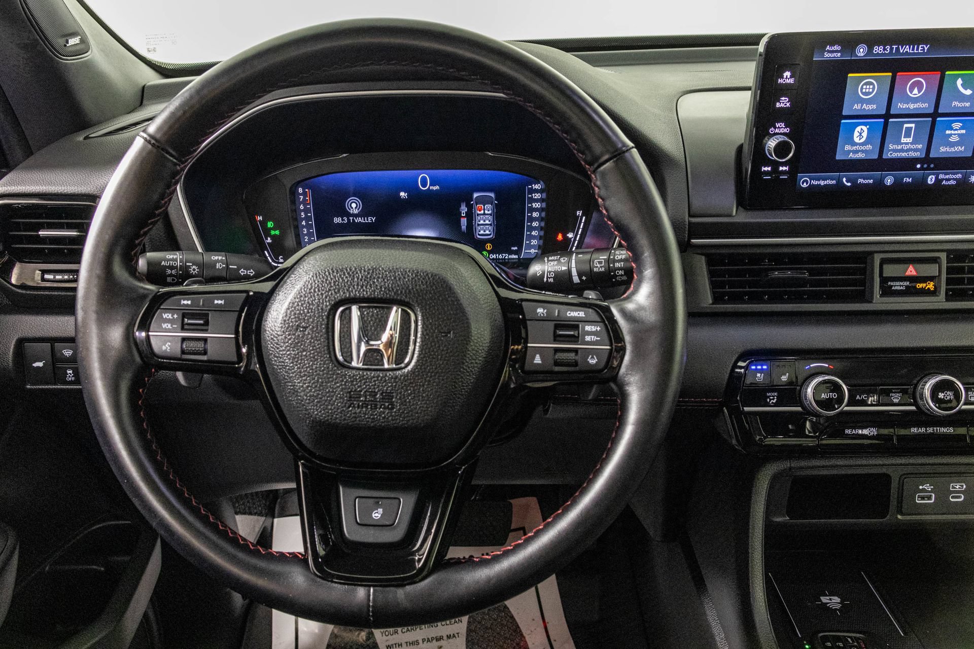 Used 2025 Honda Pilot Black Edition image 34