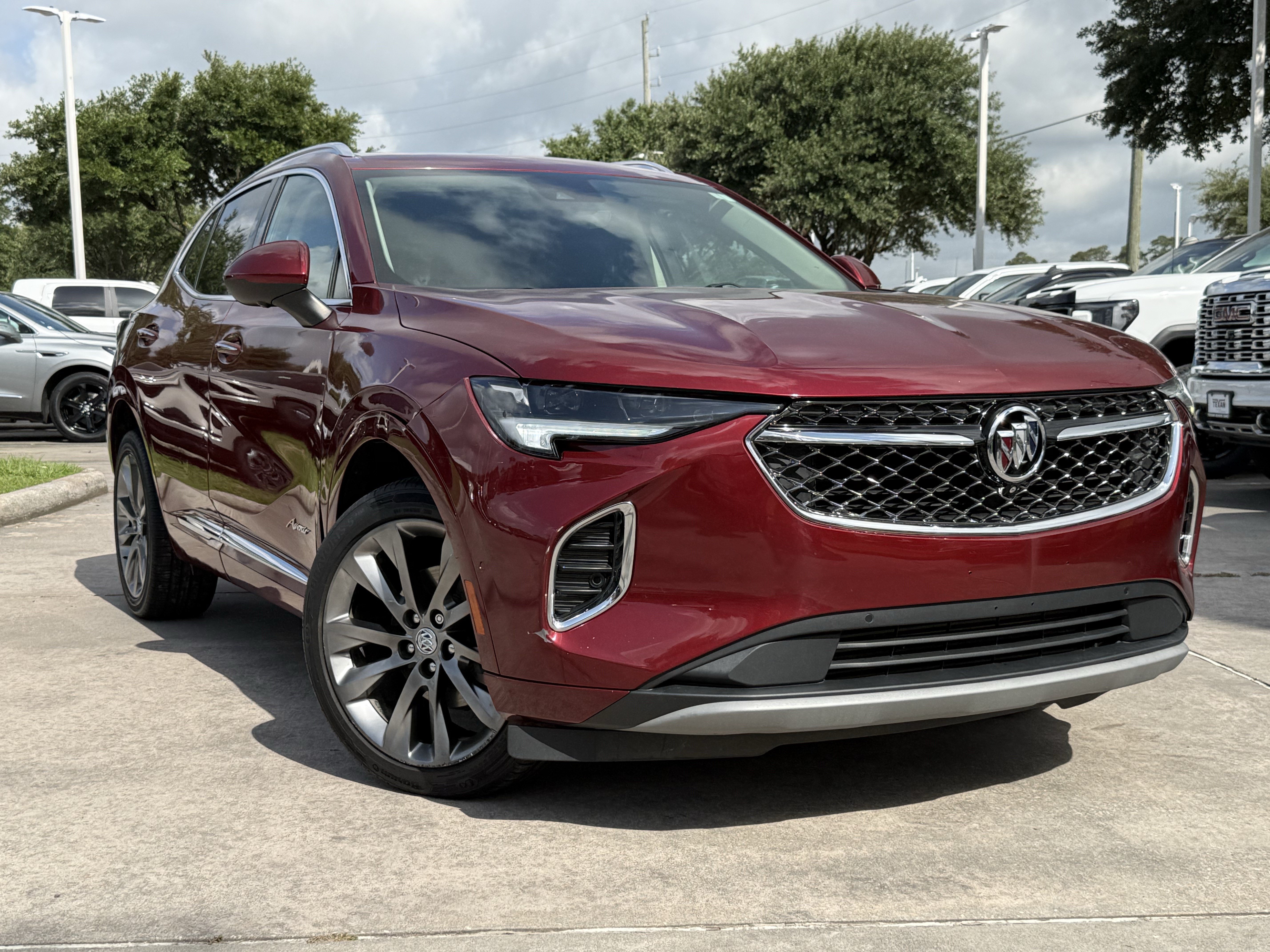 Used 2022 Buick Envision Avenir w/ Technology Package II FWD image 2