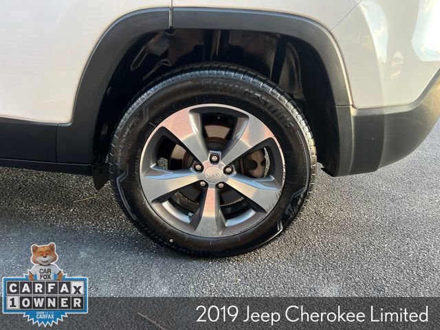 Used 2019 Jeep Cherokee Limited image 9