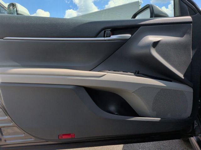 Used 2024 Toyota Camry SE FWD image 11