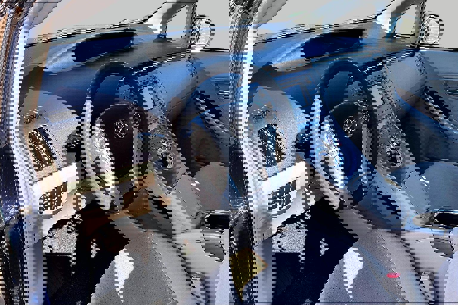 Used 2014 Toyota Prius Three FWD image 11