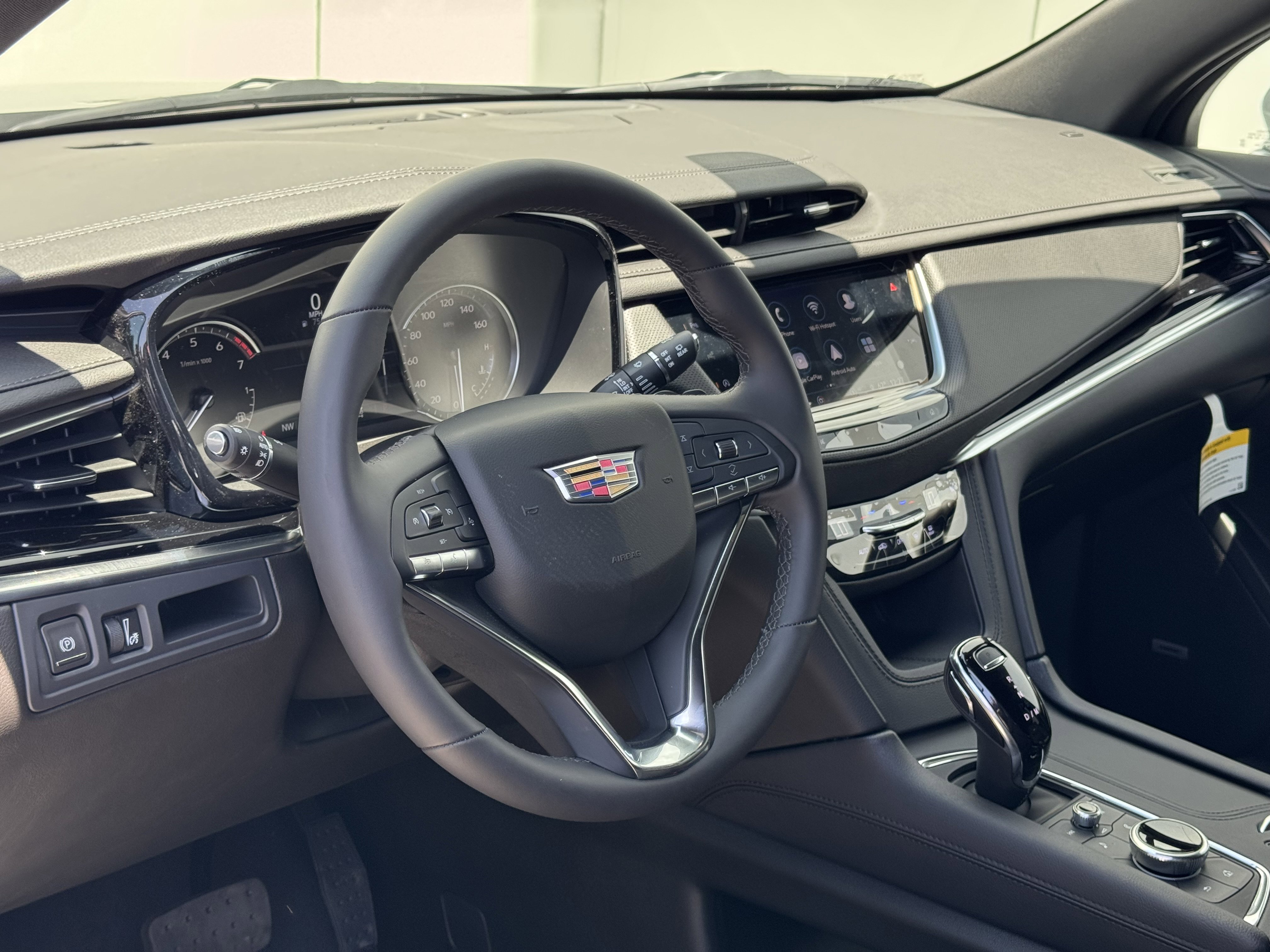 New 2025 Cadillac XT6 Luxury image 17