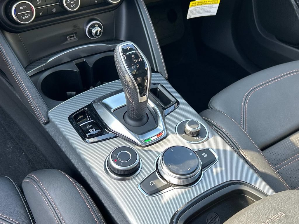 New 2025 Alfa Romeo Stelvio Sprint AWD/4WD image 25