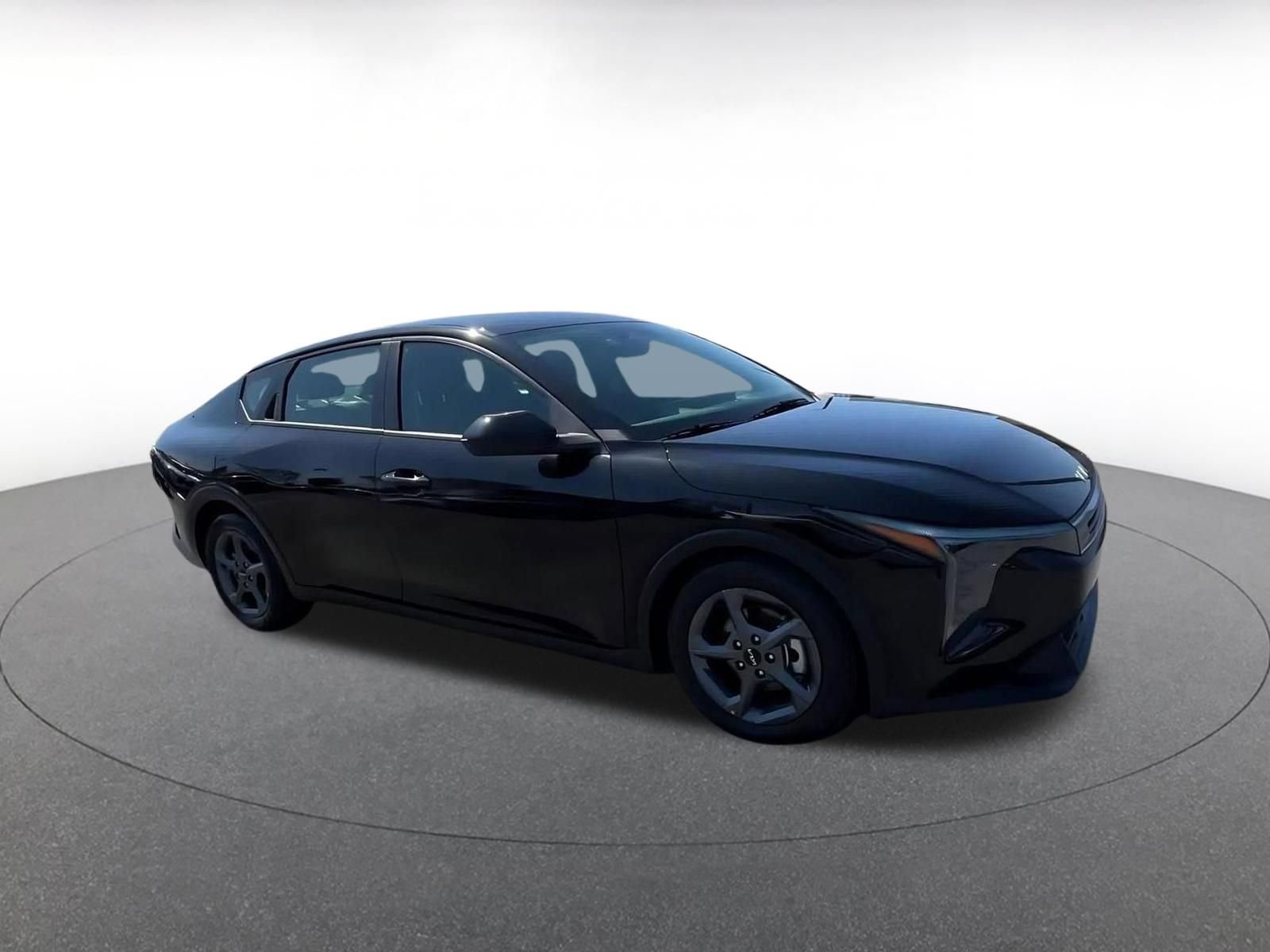 Used 2025 Kia K4 FWD image 2