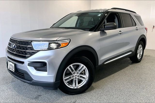 Used 2022 Ford Explorer XLT AWD/4WD image 3
