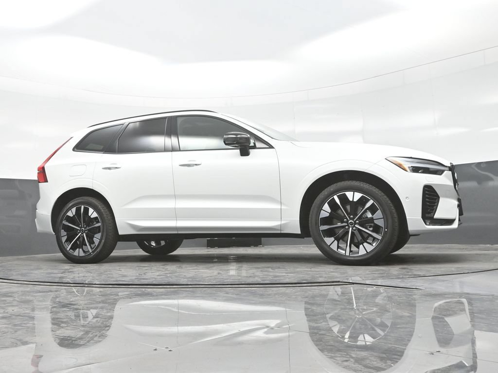 New 2026 Volvo XC60 B5 Plus w/ Climate Package PRO AWD/4WD image 28