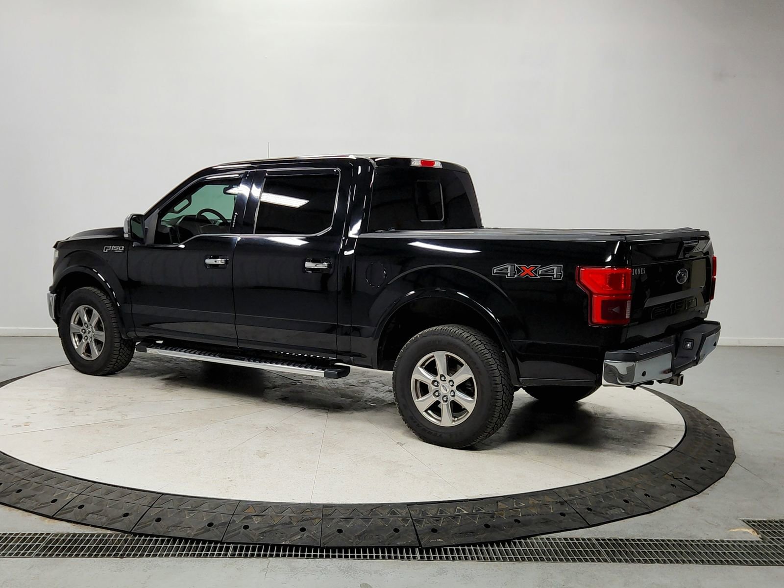 Used 2018 Ford F150 Lariat w/ Equipment Group 502A Luxury image 5