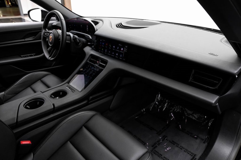 Used 2023 Porsche Taycan w/ Premium Package image 24