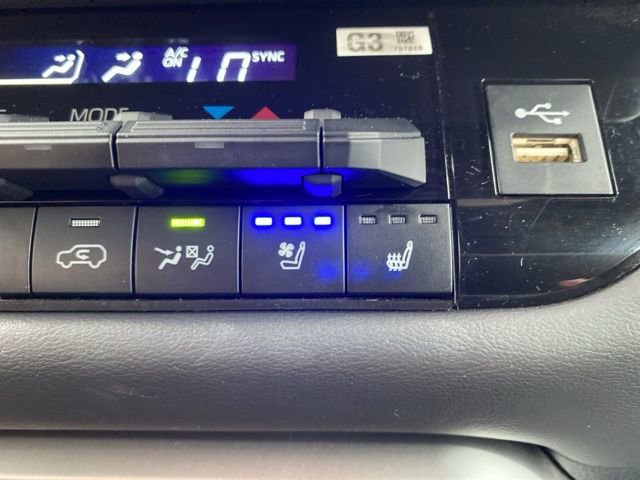 Certified 2025 Toyota Sequoia Platinum image 13