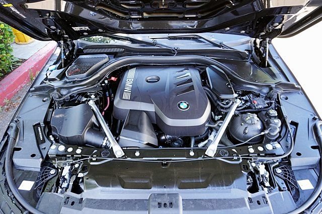 Used 2026 BMW 530i w/ Premium Package RWD image 39
