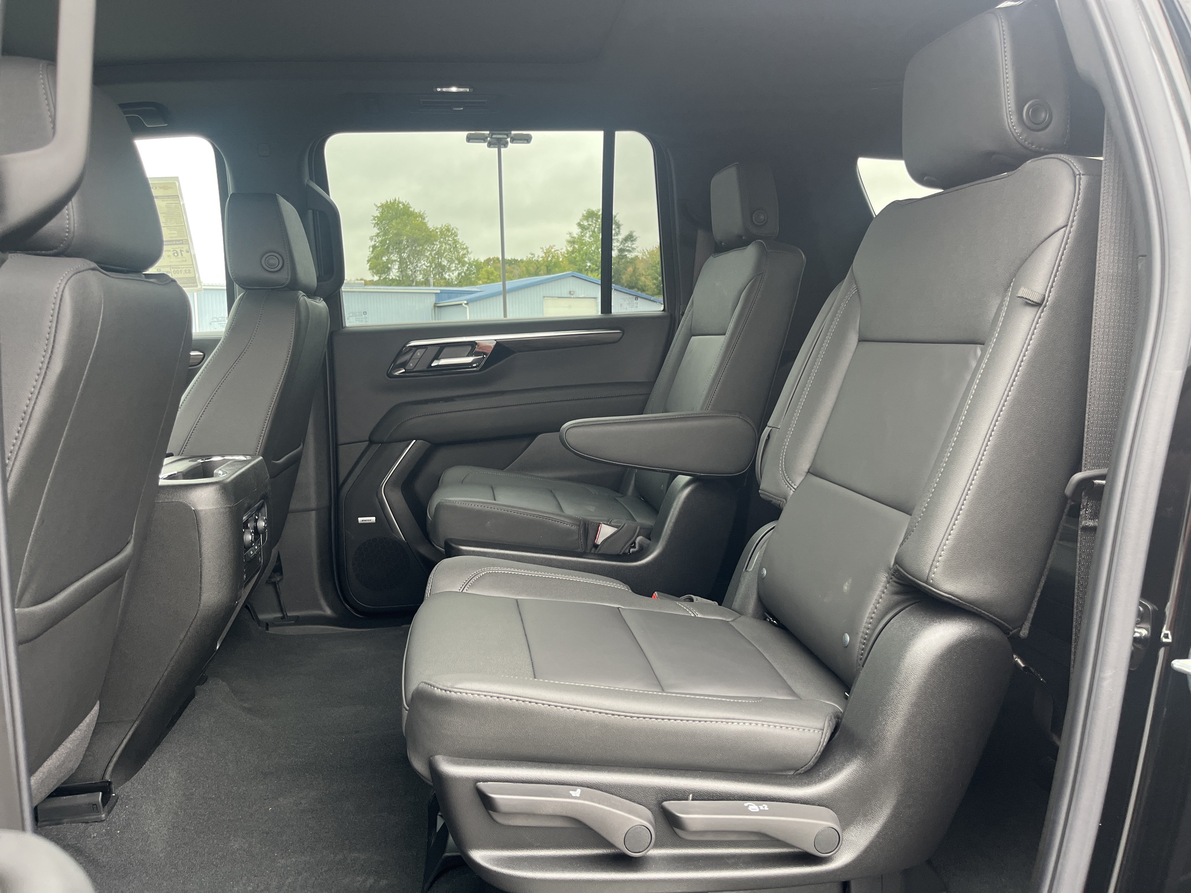 New 2026 Chevrolet Suburban Z71 w/ Comfort Package AWD/4WD image 25