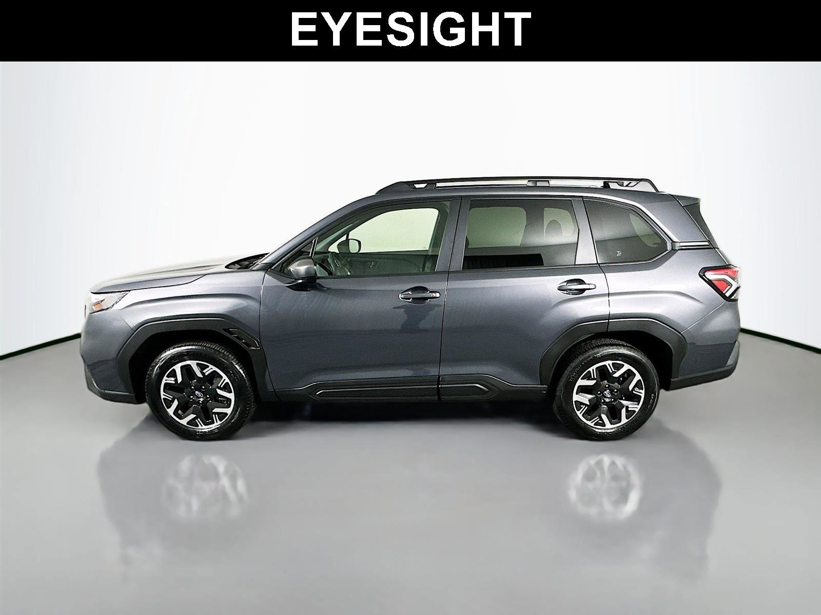 Used 2025 Subaru Forester Premium image 4