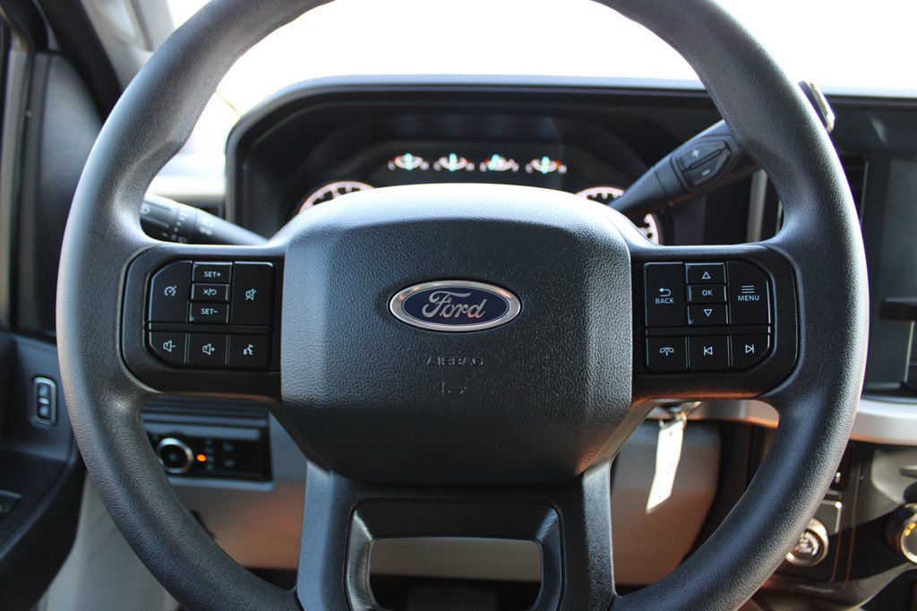Used 2024 Ford F350 XL w/ 360-Degree Camera Package RWD image 21