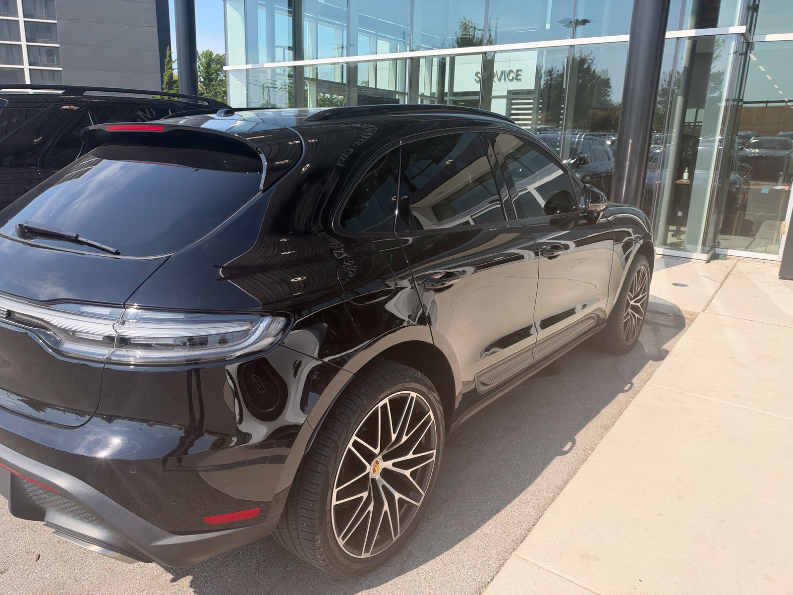Used 2024 Porsche Macan AWD/4WD image 5