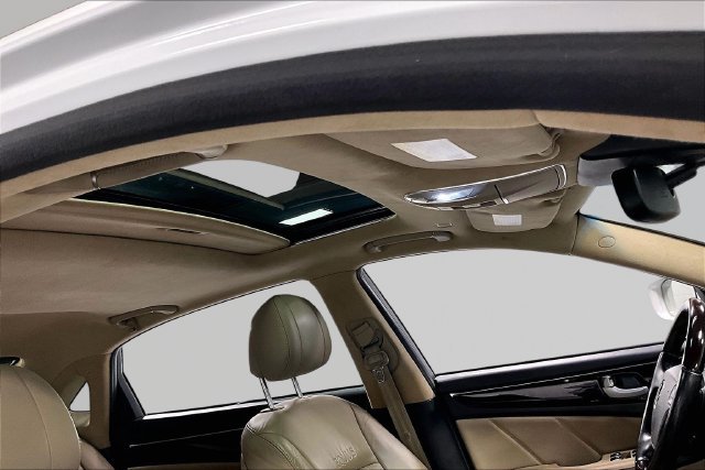 Used 2012 Hyundai Equus Signature RWD image 4