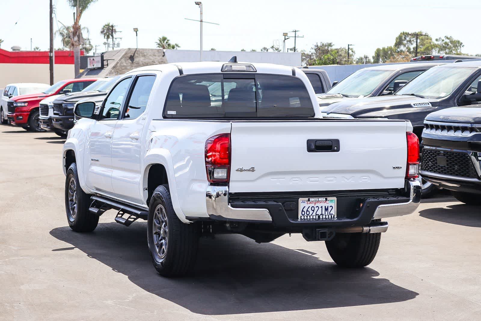 Used 2018 Toyota Tacoma SR5 AWD/4WD image 6