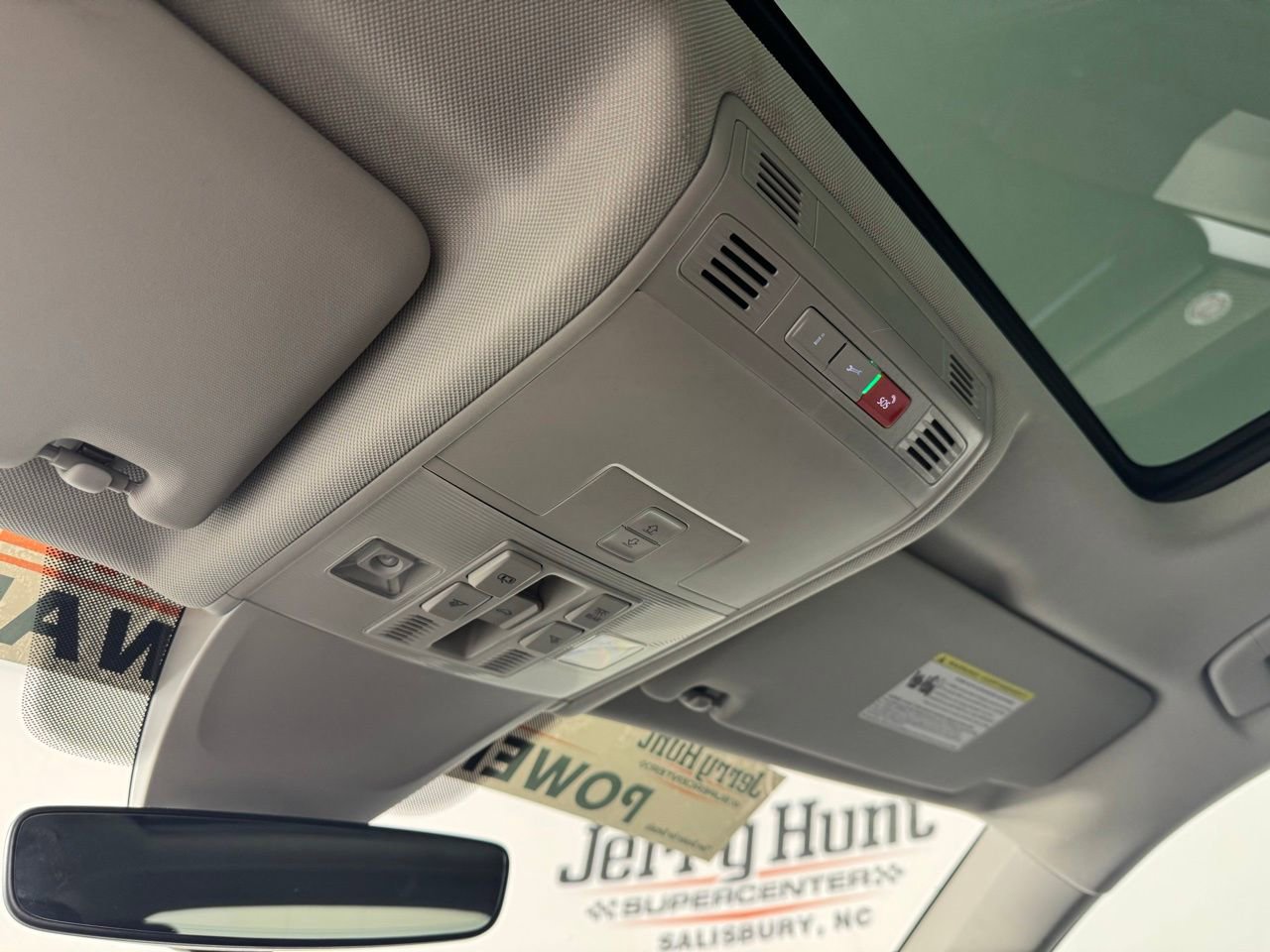 Used 2024 Volkswagen Tiguan Wolfsburg Edition image 23