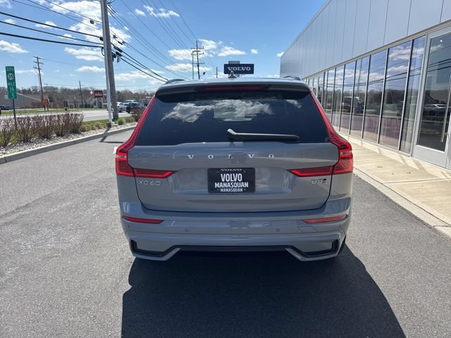 Certified 2025 Volvo XC60 B5 Plus AWD/4WD image 4