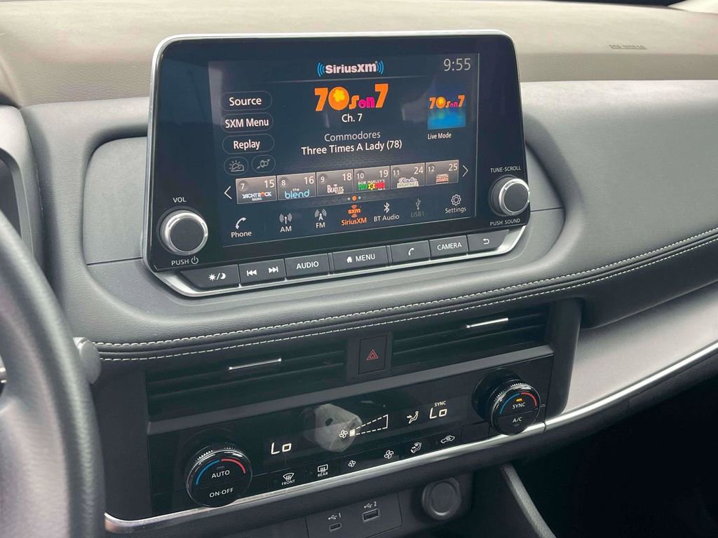 Used 2023 Nissan Rogue SV image 21