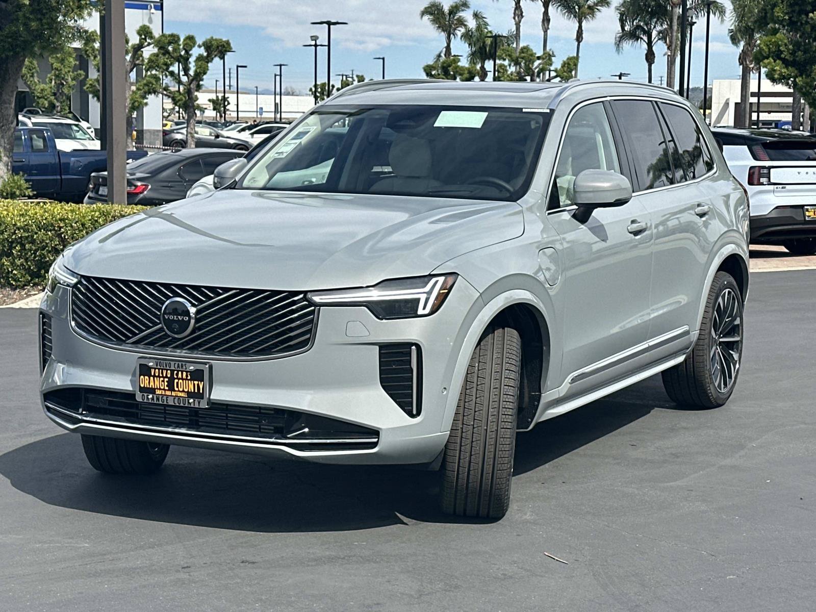 New 2026 Volvo XC90 T8 Ultra w/ Protection Package Premier AWD/4WD image 3