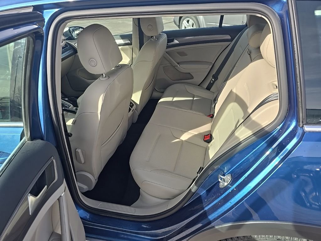 Used 2019 Volkswagen Golf Alltrack S image 8