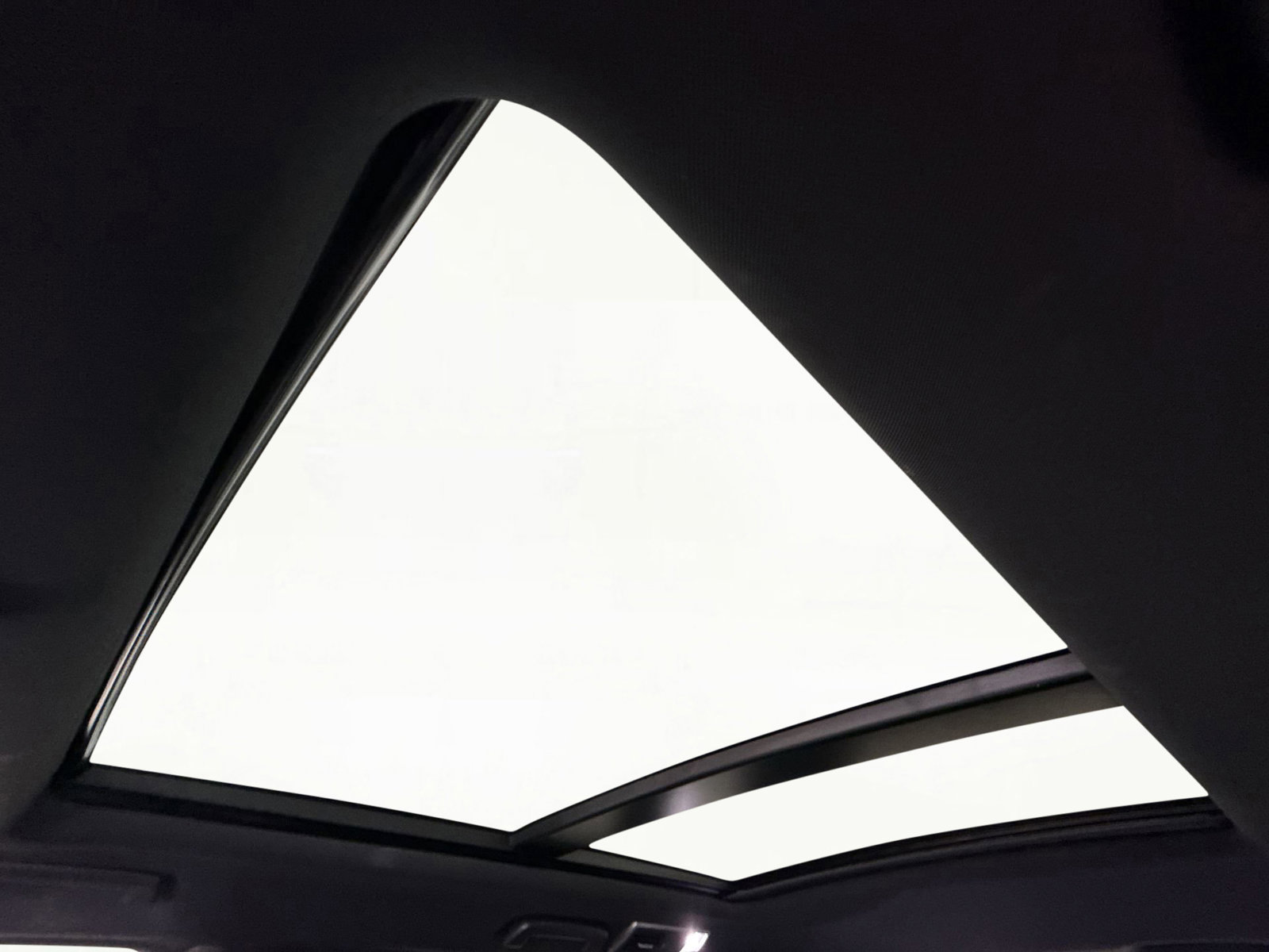 Used 2020 Land Rover Range Rover Sport HSE Dynamic image 22