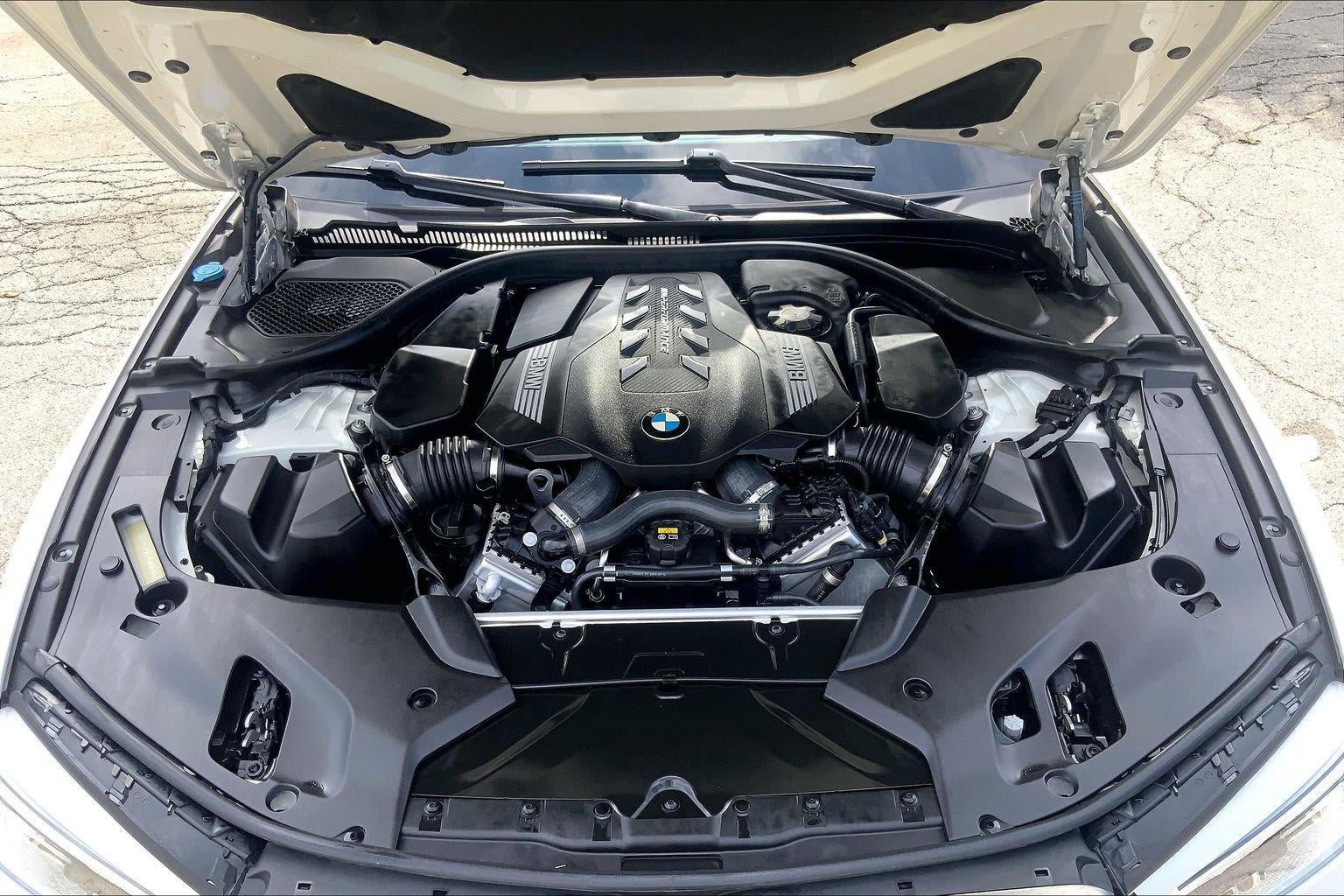 Used 2020 BMW M550i xDrive w/ Executive Package AWD/4WD image 10