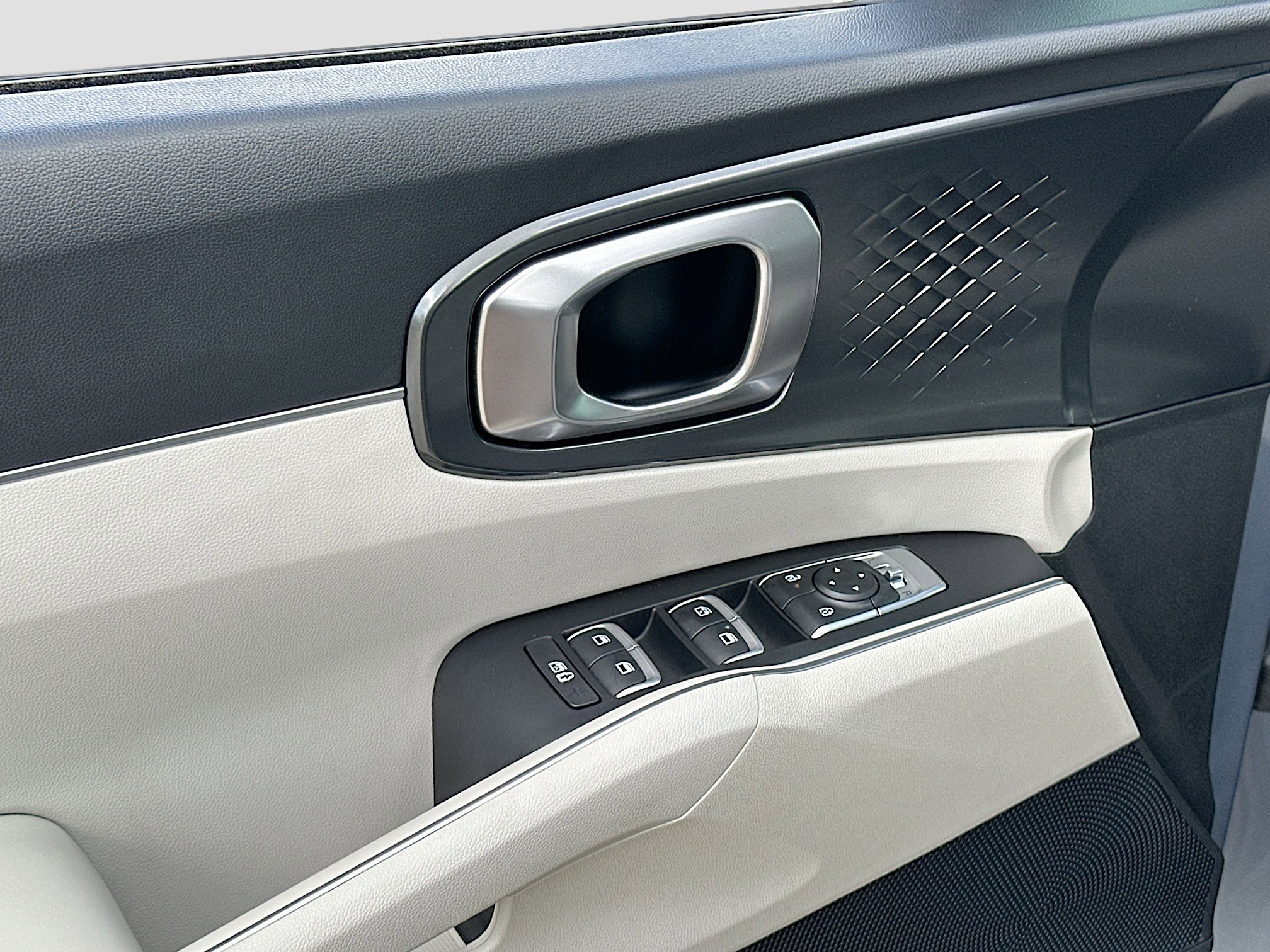 Used 2025 Kia Sorento S image 18