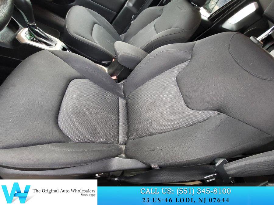 Used 2015 Jeep Renegade Latitude w/ Popular Equipment Group image 10