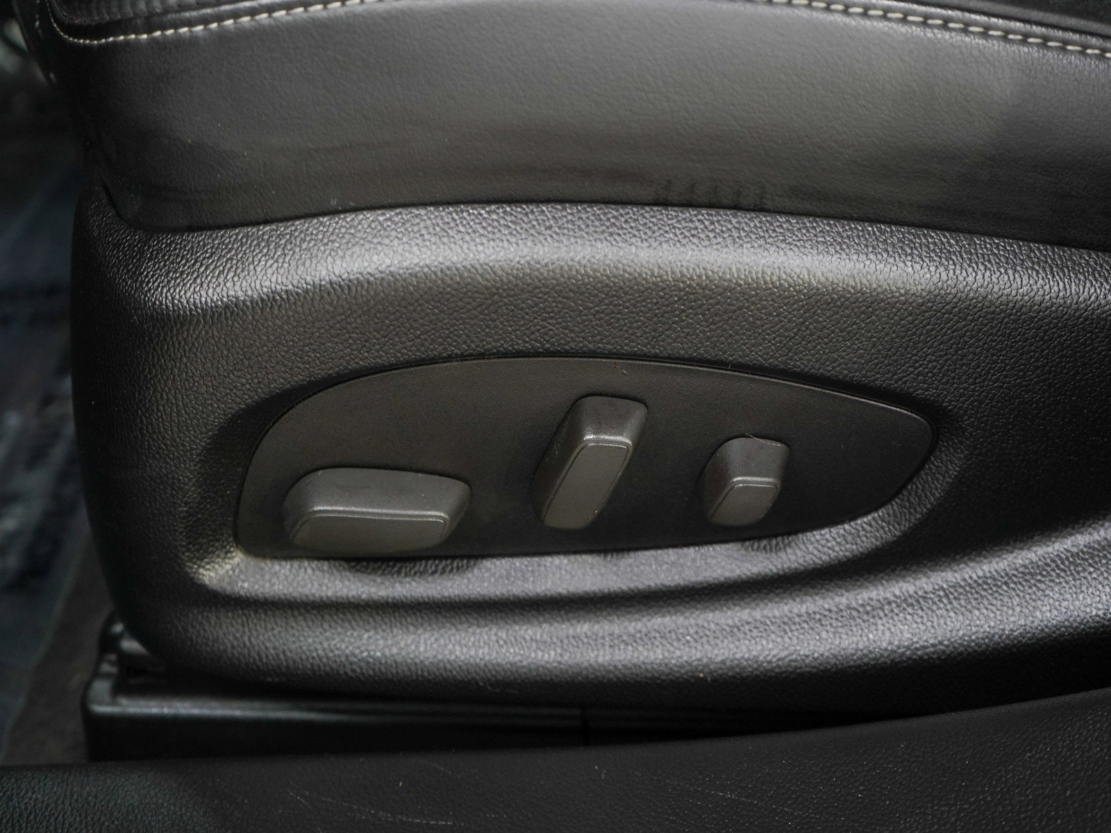 Used 2014 Buick LaCrosse Leather FWD image 22
