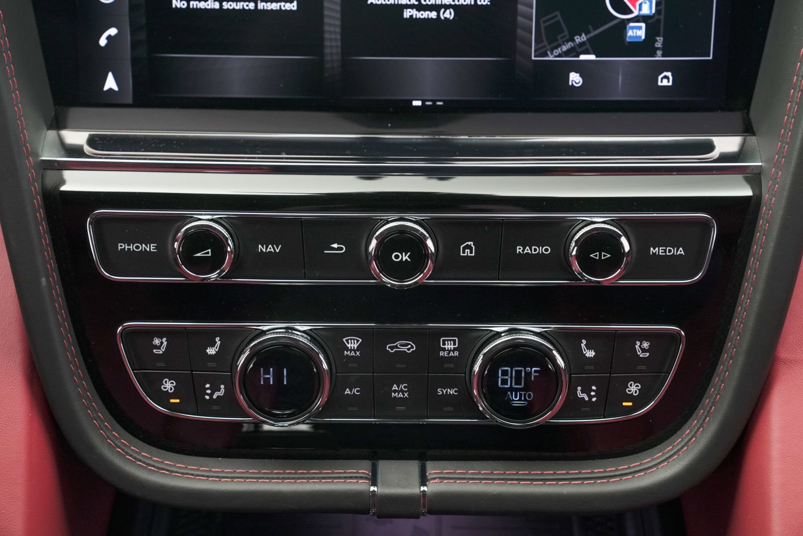 Used 2022 Bentley Bentayga image 35