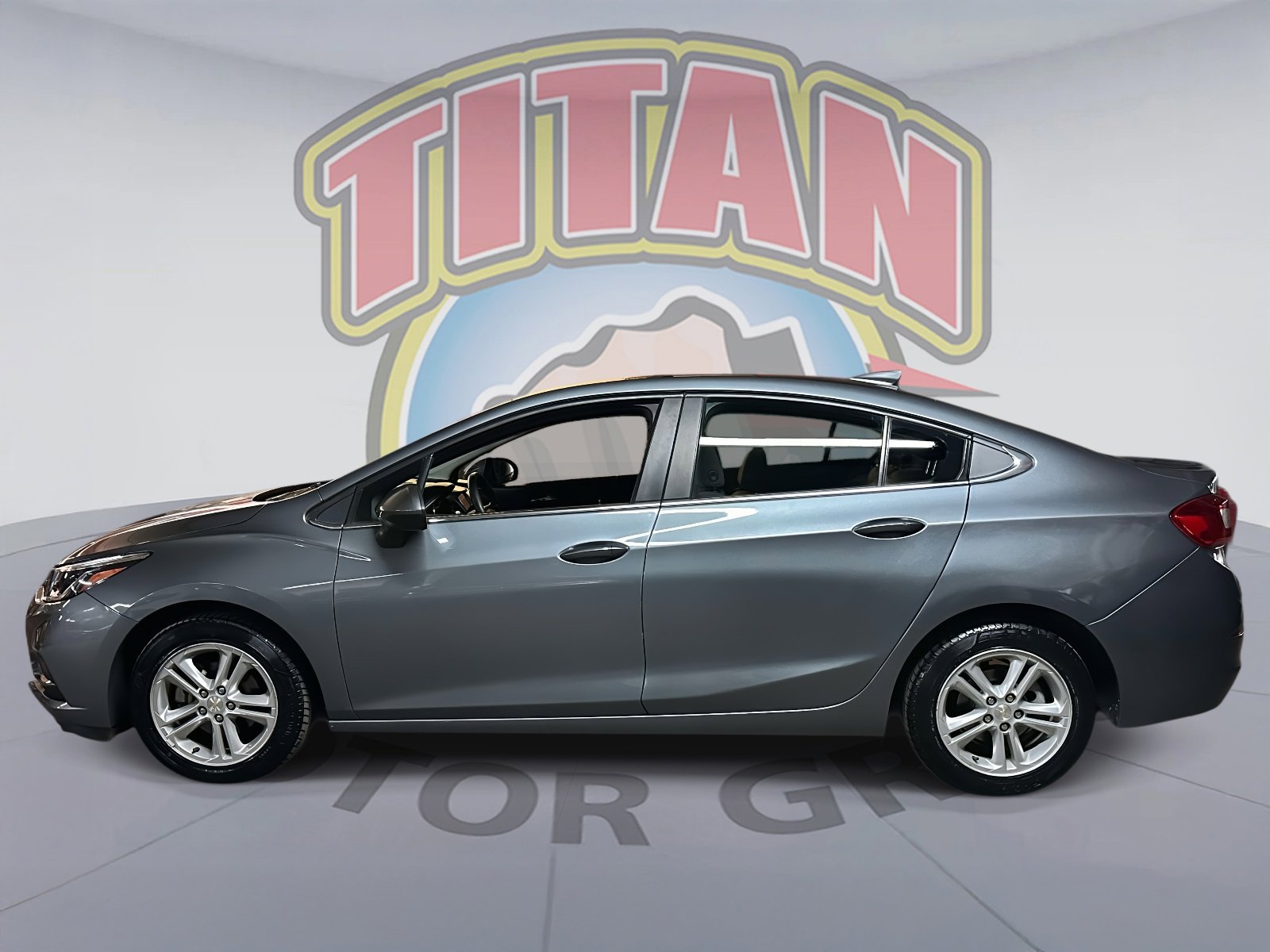 Used 2018 Chevrolet Cruze LT w/ Convenience Package image 2