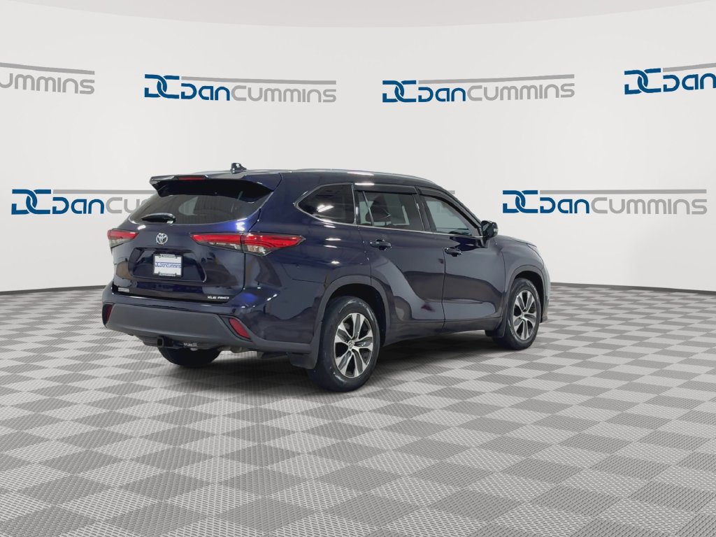 Used 2020 Toyota Highlander XLE AWD/4WD image 8