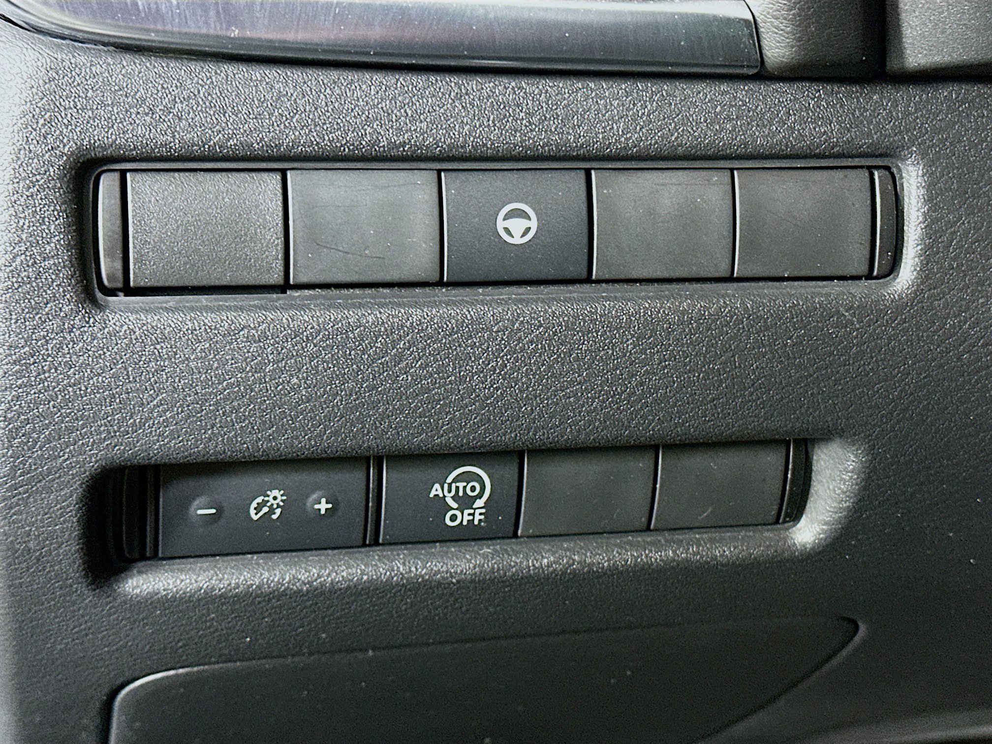 Used 2023 Nissan Rogue SV FWD image 17