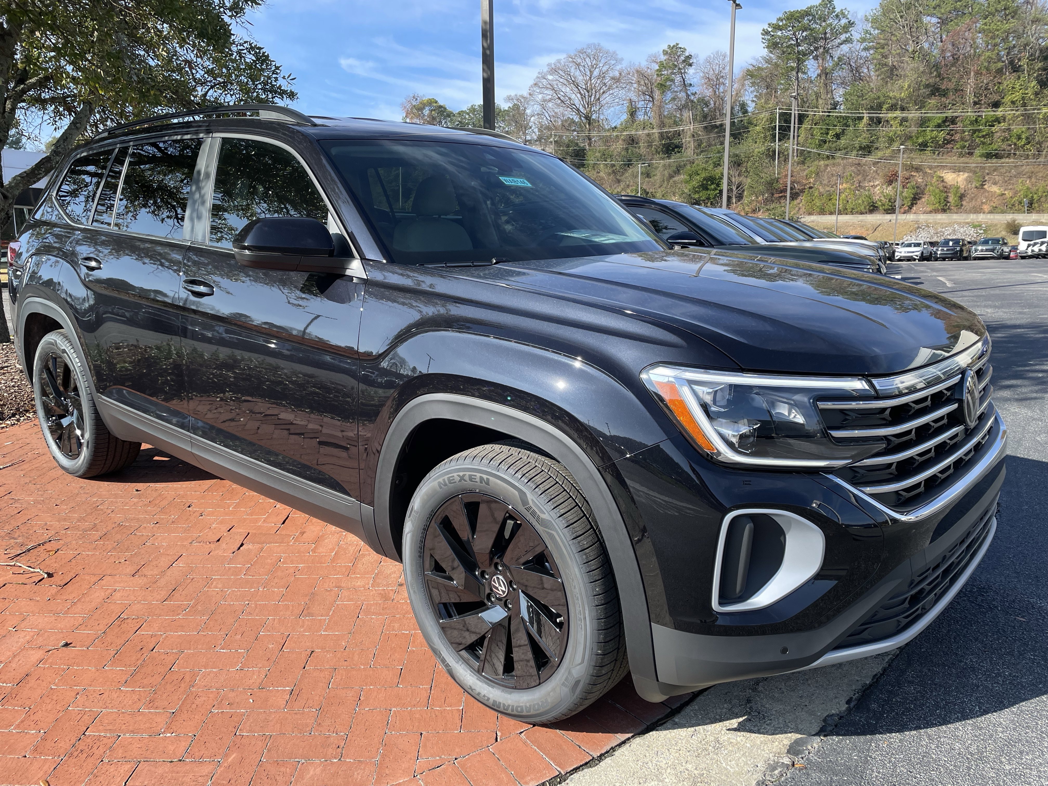 New 2026 Volkswagen Atlas SE image 3