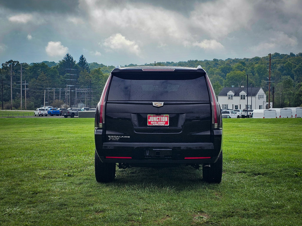 Used 2020 Cadillac Escalade Luxury w/ Escalade Sport Edition RWD image 4