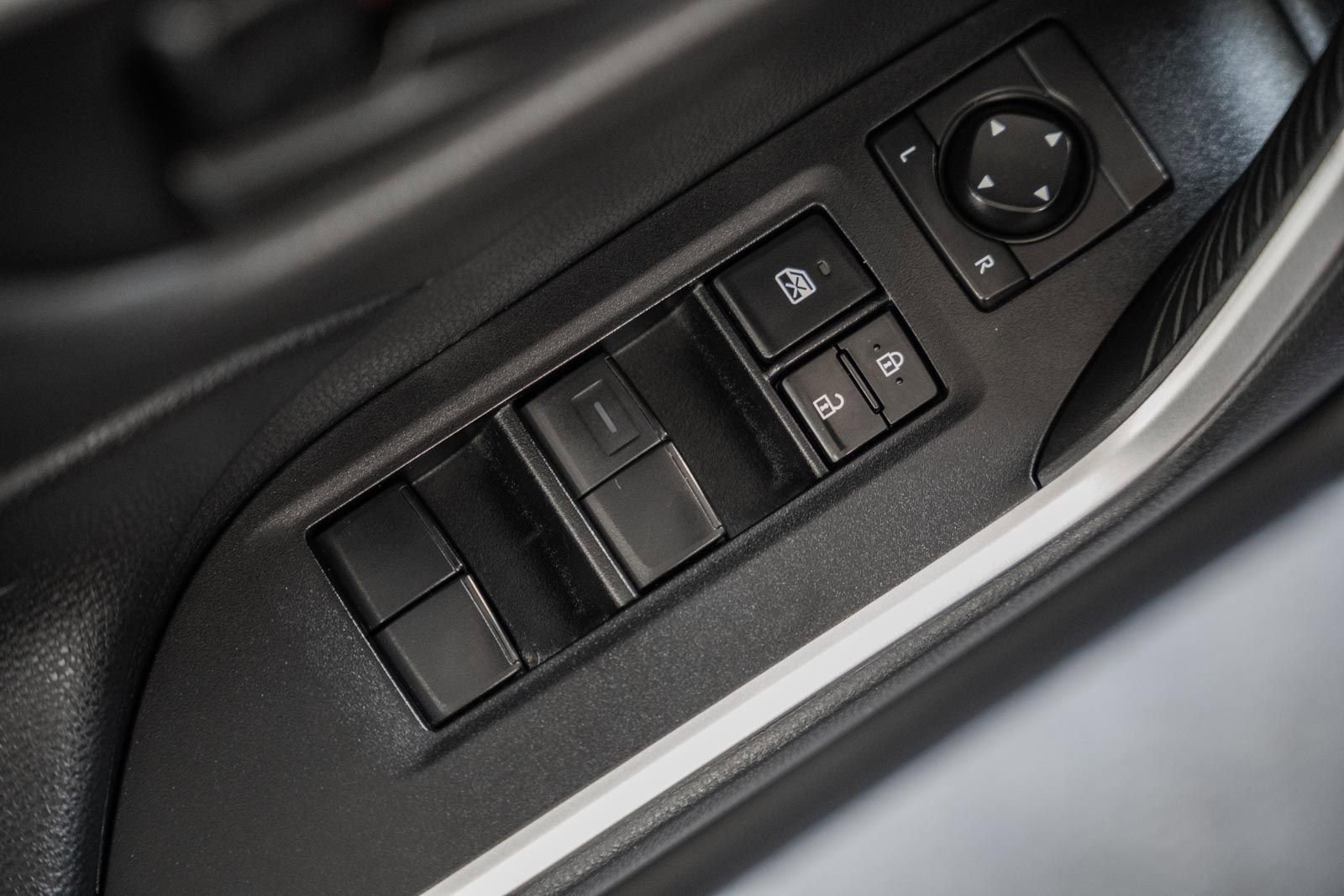 Used 2021 Toyota RAV4 LE image 40