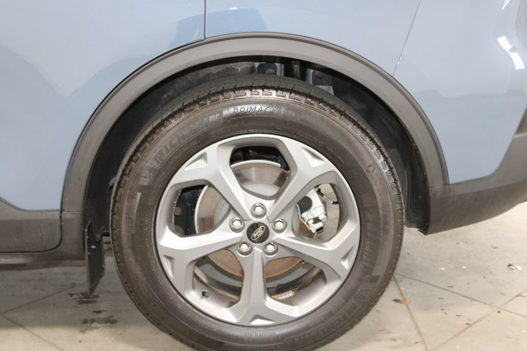 Used 2025 Ford Escape ST-Line w/ Tech Pack #1 FWD image 18