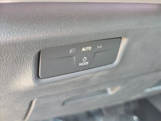 Used 2025 Volkswagen Tiguan SE AWD/4WD image 9