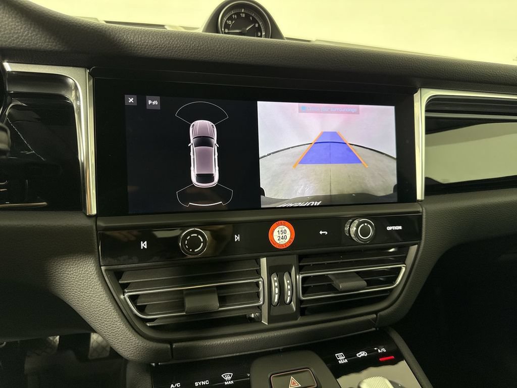New 2026 Porsche Macan AWD/4WD image 30