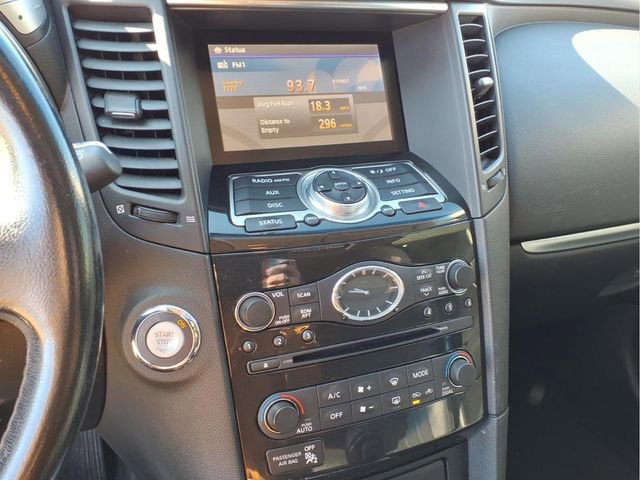 Used 2017 INFINITI QX70 AWD image 6