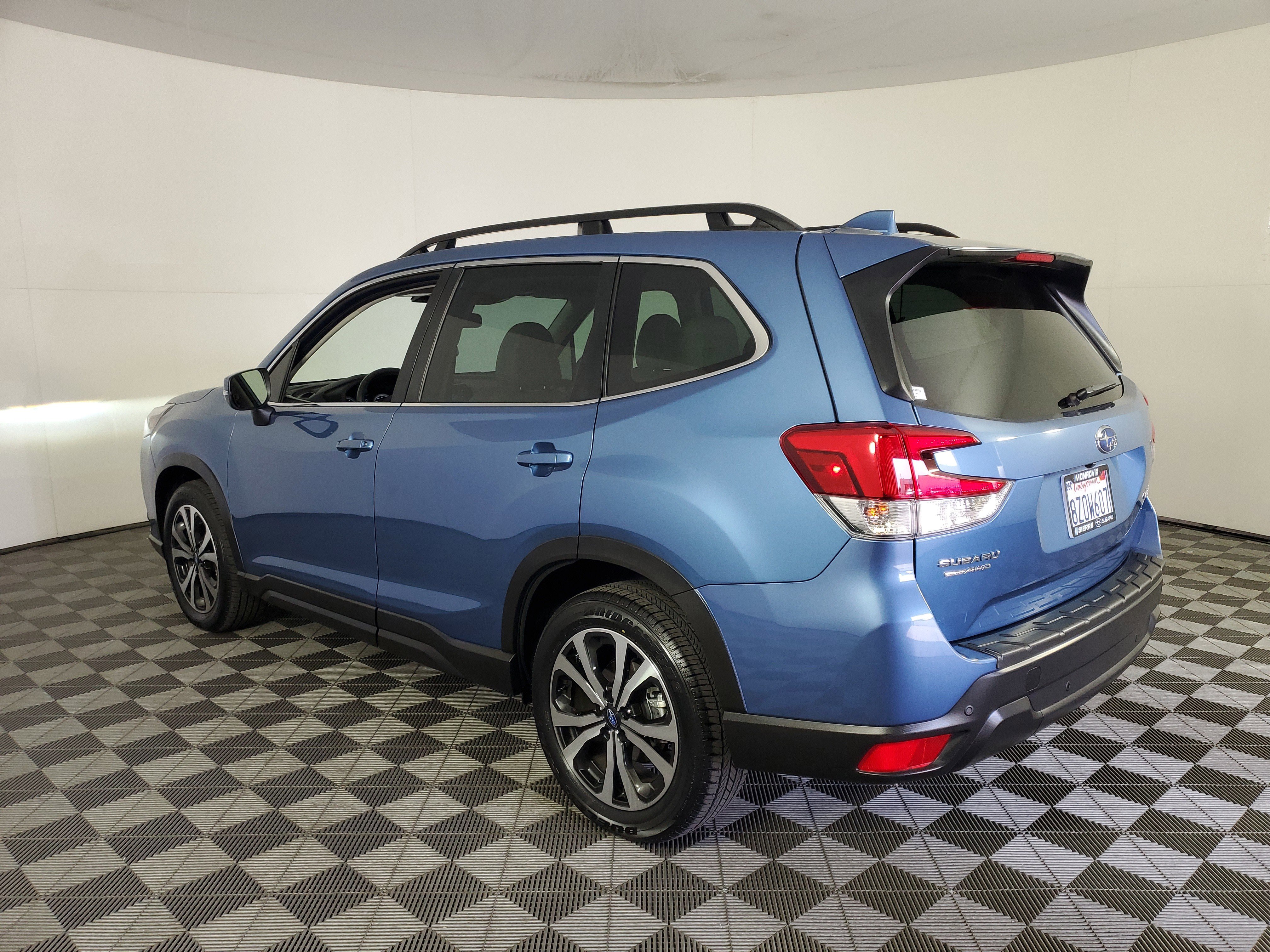 Used 2022 Subaru Forester Limited AWD/4WD image 6